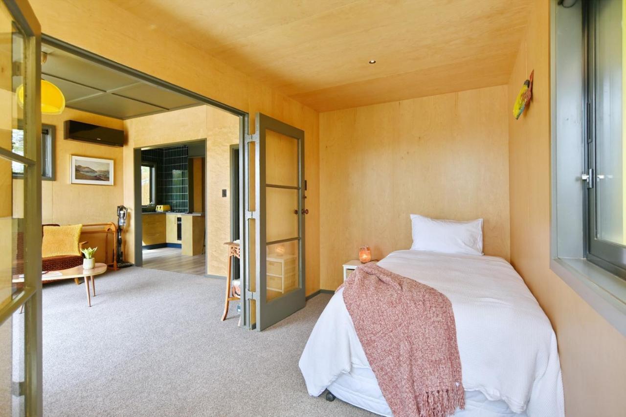 Holiday home Beachfront Bach - Homes