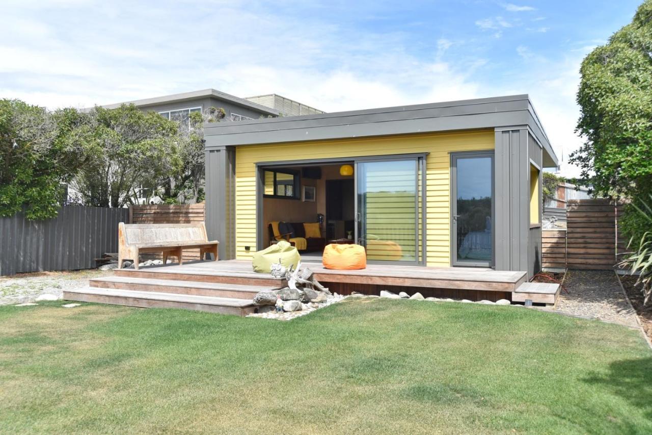 Holiday home Beachfront Bach - Homes